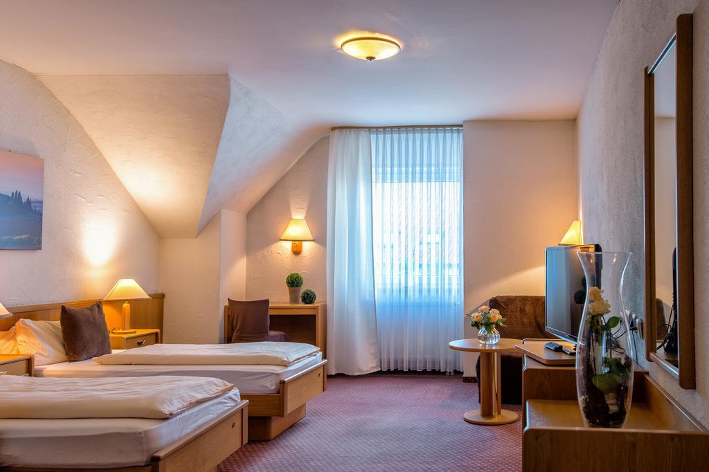 Donnici Im Schwyzerhusli Hotel Viernheim Luaran gambar