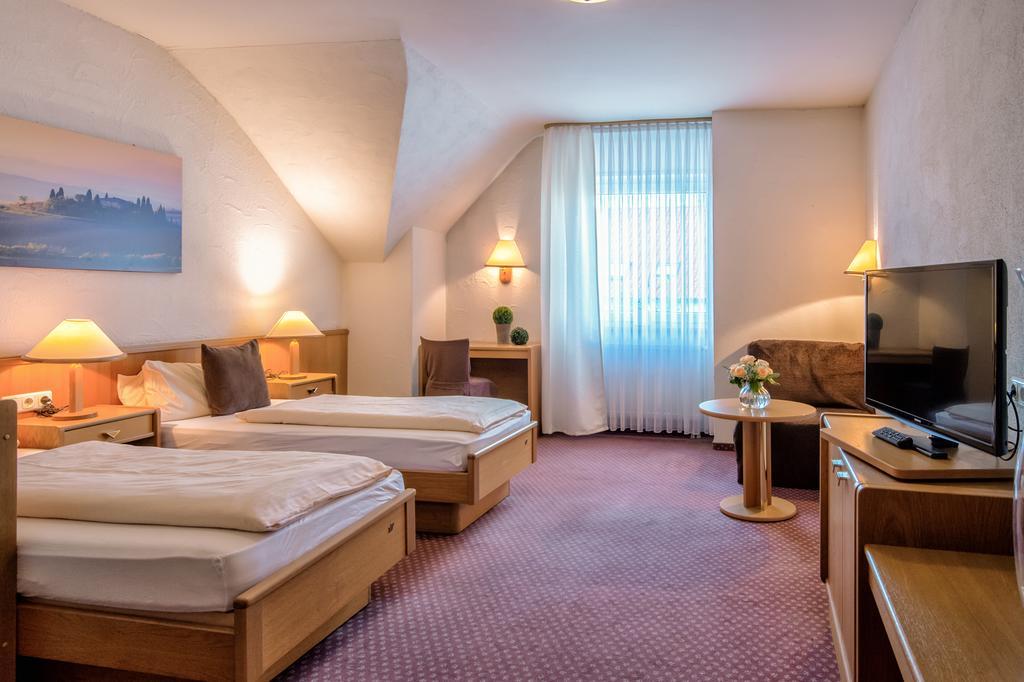 Hotel-Restaurant Schwyzerhuesli Viernheim Luaran gambar
