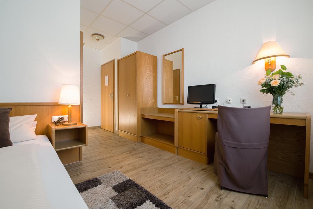 Hotel-Restaurant Schwyzerhuesli Viernheim Luaran gambar