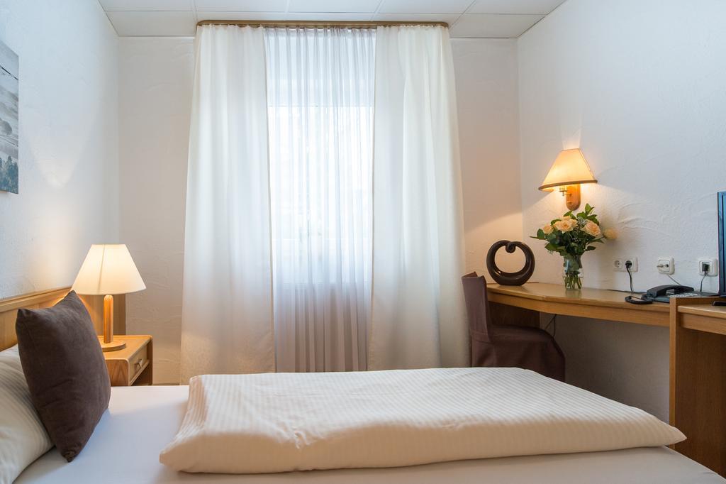 Hotel-Restaurant Schwyzerhuesli Viernheim Luaran gambar